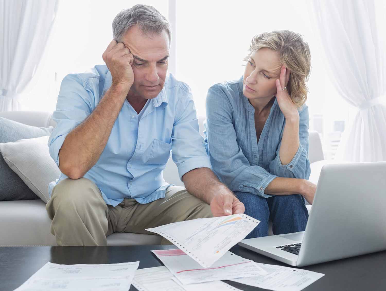 Un couple se demande s’il devrait déclarer faillite